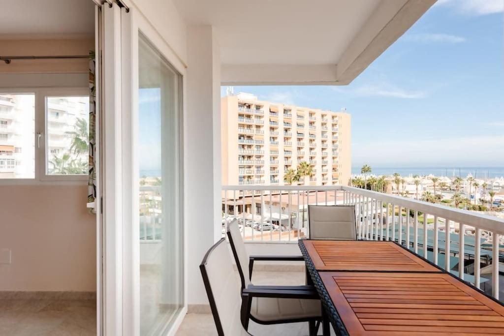 Amplio Con Vistas Al Mar Y Piscina En Benalmadena Lejlighed Eksteriør billede
