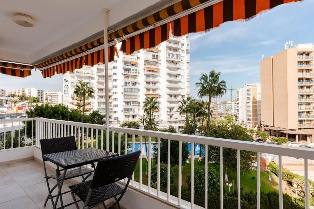 Amplio Con Vistas Al Mar Y Piscina En Benalmadena Lejlighed Eksteriør billede