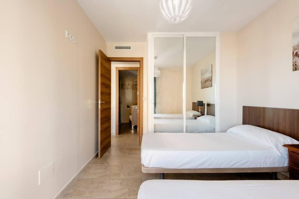 Amplio Con Vistas Al Mar Y Piscina En Benalmadena Lejlighed Eksteriør billede