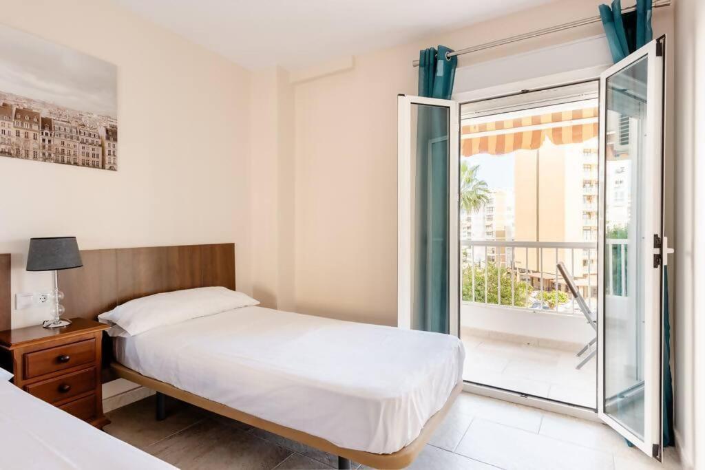 Amplio Con Vistas Al Mar Y Piscina En Benalmadena Lejlighed Eksteriør billede