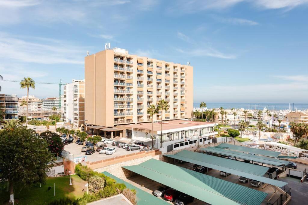 Amplio Con Vistas Al Mar Y Piscina En Benalmadena Lejlighed Eksteriør billede