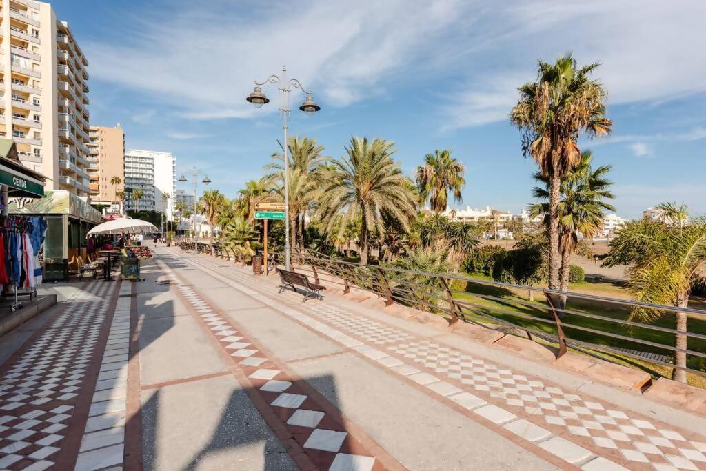 Amplio Con Vistas Al Mar Y Piscina En Benalmadena Lejlighed Eksteriør billede